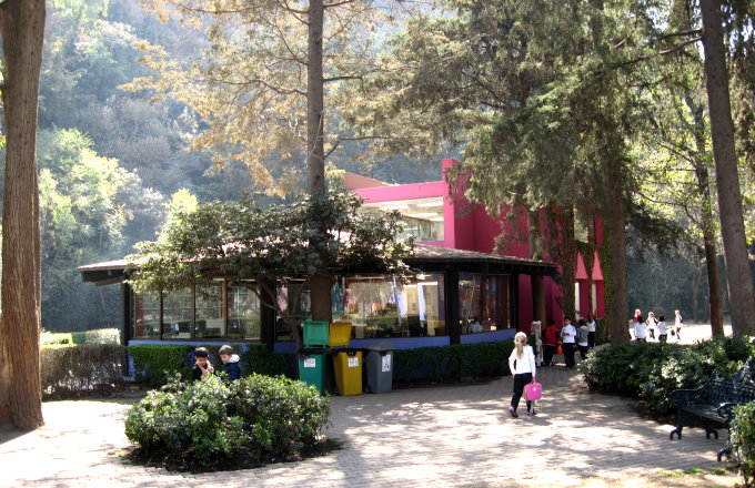 Schulbibliothek in Mexiko Stadt